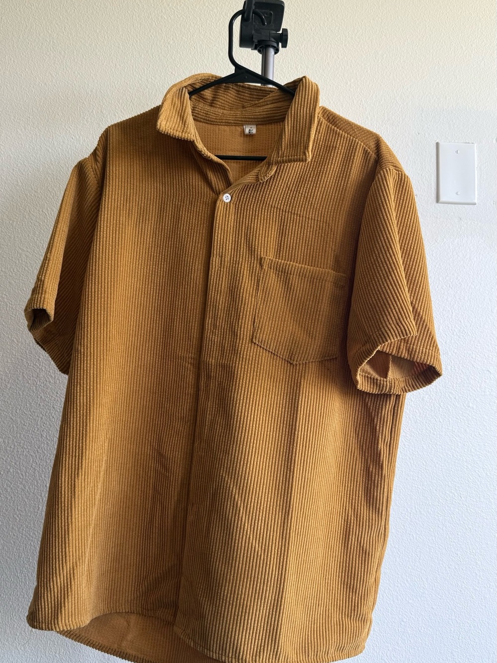 Casual Short-Sleeve Corduroy Button-Down Shirt in Mustard